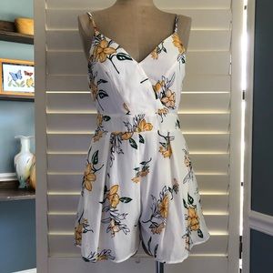 Romper Sienna Sky Botanical Daffodil Print